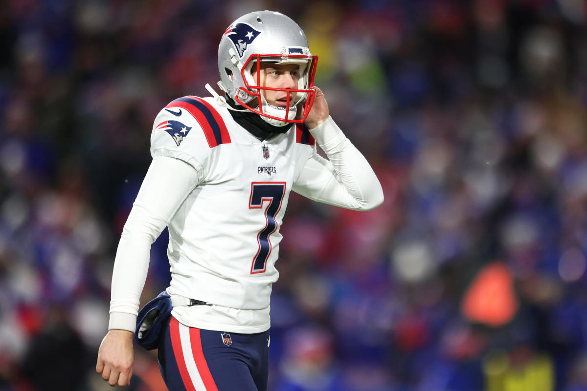 Jake Bailey spotted at Patriots practice, opening up window for punter to  come off IR - CBS Boston