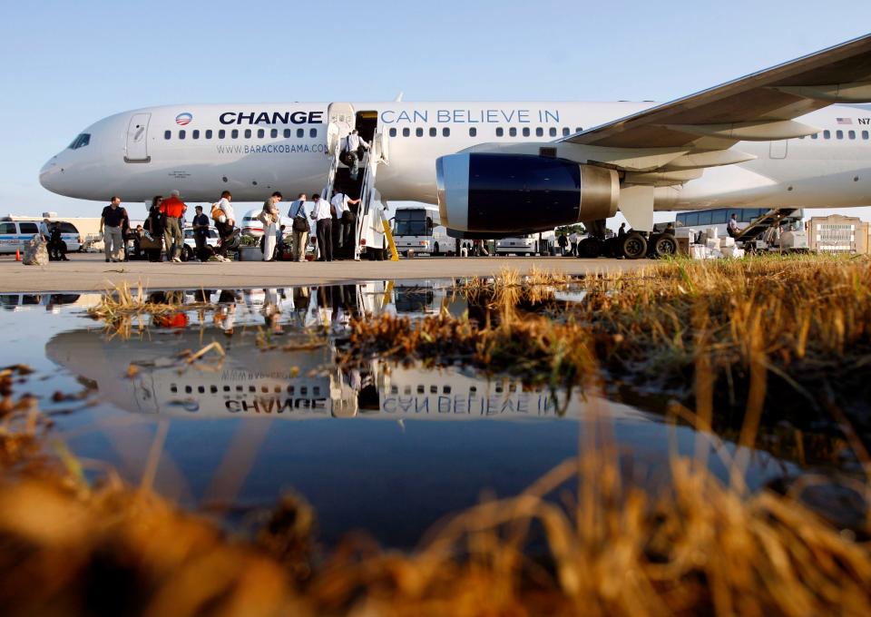 Barack Obama campaign plane