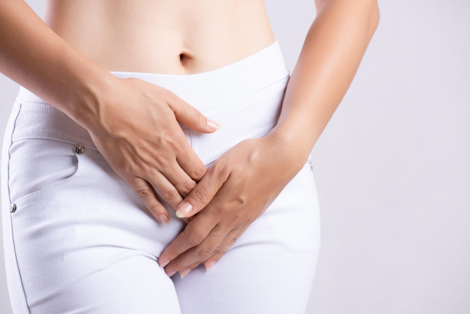 Bei Gerüchen im Intimbereich - auch bei normalen - wird Frauen oft Scham eingeredet, was Deo-Kampagnen nicht besser machen (Symbolbild: Getty Images)