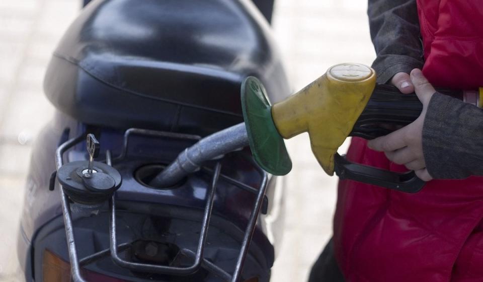 Precio de la gasolina en Colombia por ciudades. Imagen de Дмитрий Владимирович en Pixabay