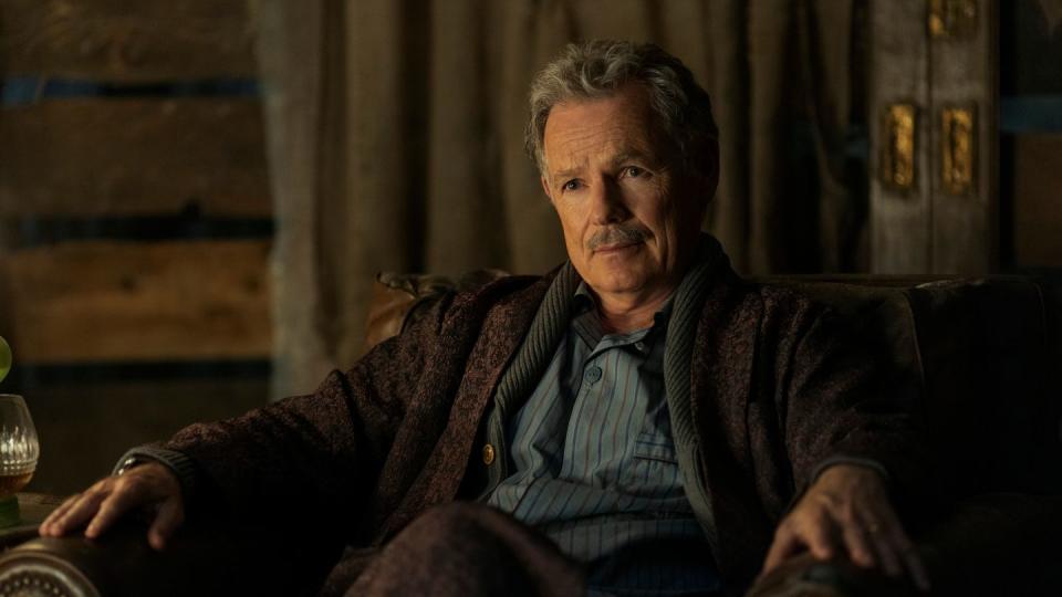 the fall of the house of usher bruce greenwood as roderick usher in episode 101 of the fall of the house of usher cr eike schroternetflix © 2023