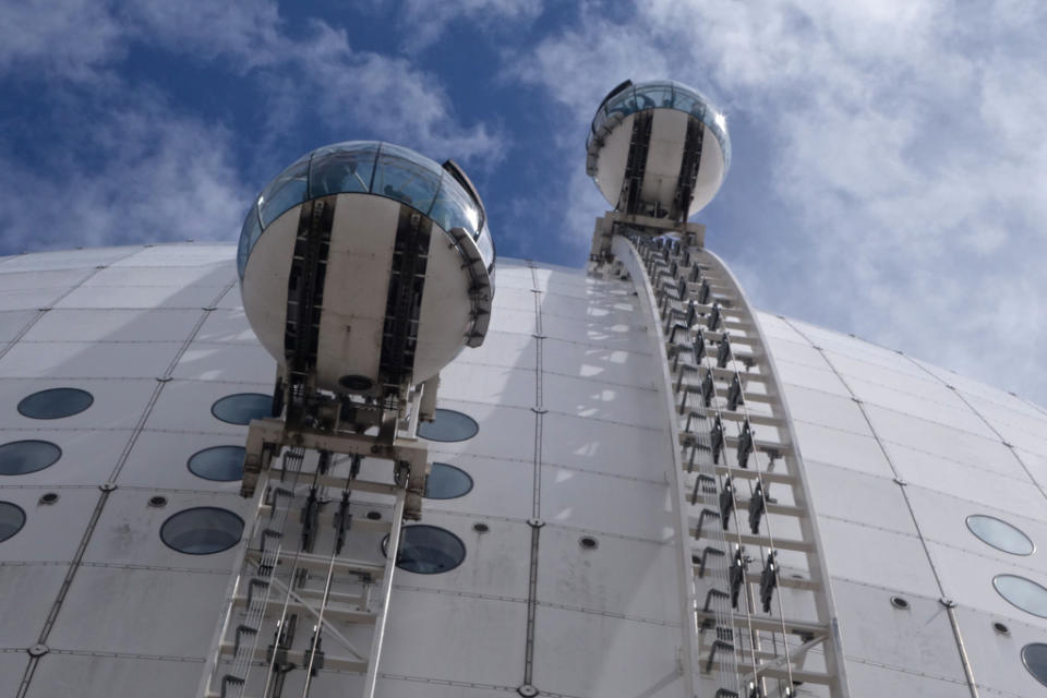 SkyView, Estocolmo, Suecia El edificio esférico más grande del mundo es el Ericsson Globe y su ascensor sigue su lógica y no decepciona. Se eleva a unos 110 metros de altura sobre el nivel del mar y da una panorámica inigualable. (Foto: Rajesh Pamnani/ Flickr, en creative commons)