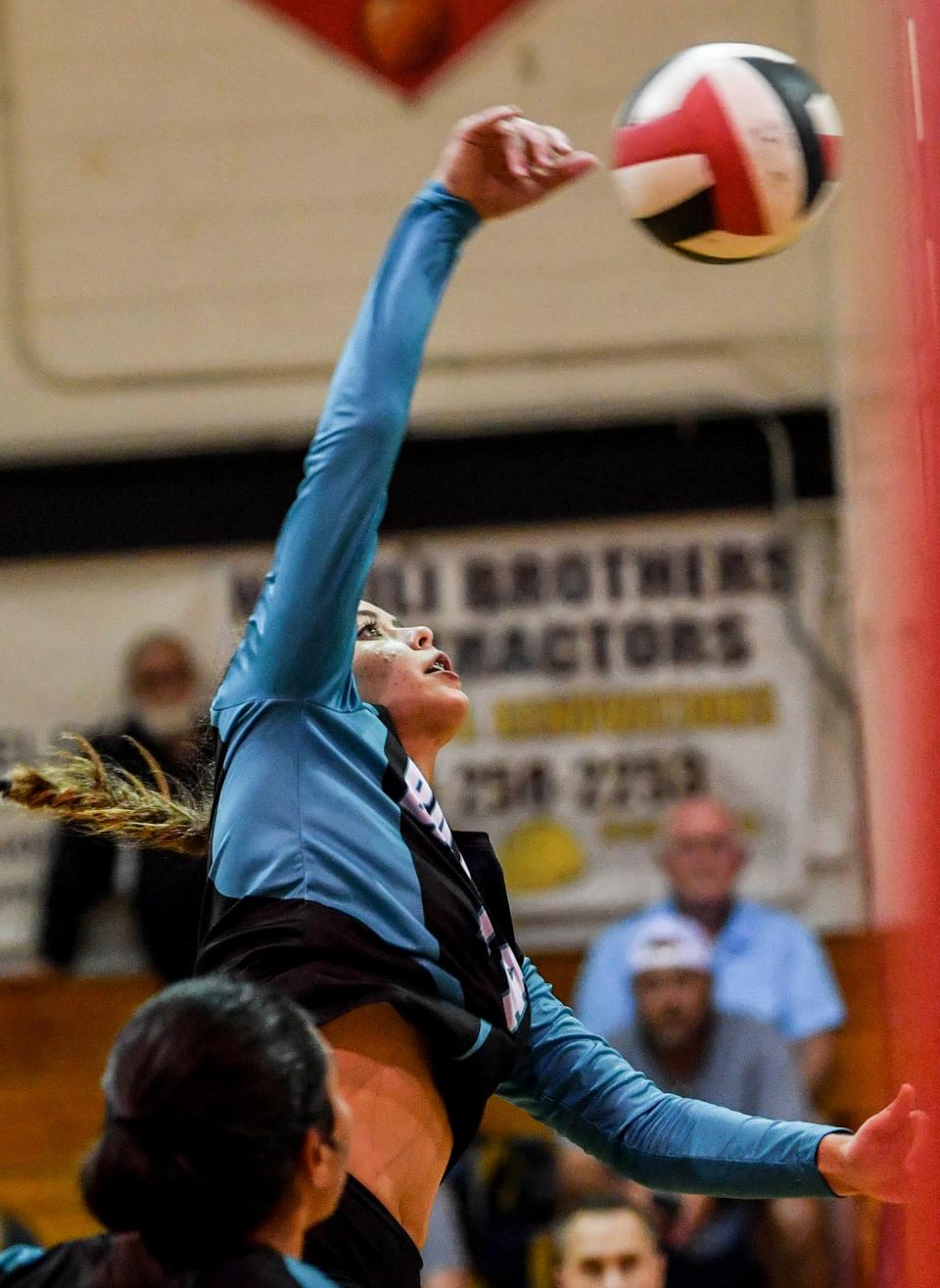 Jasmine Calton of Bayside goes for a kill during the match against Satellite Wednesday, September 14, 2022. Craig Bailey/FLORIDA TODAY via USA TODAY NETWORK