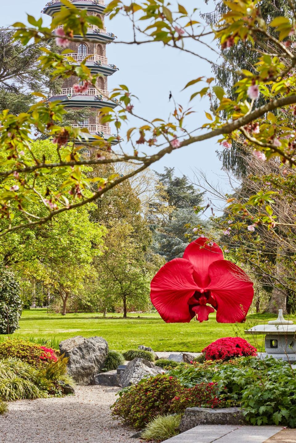 Marc Quinn’s Burning Desire, in situ at Kew (Marc Quinn)