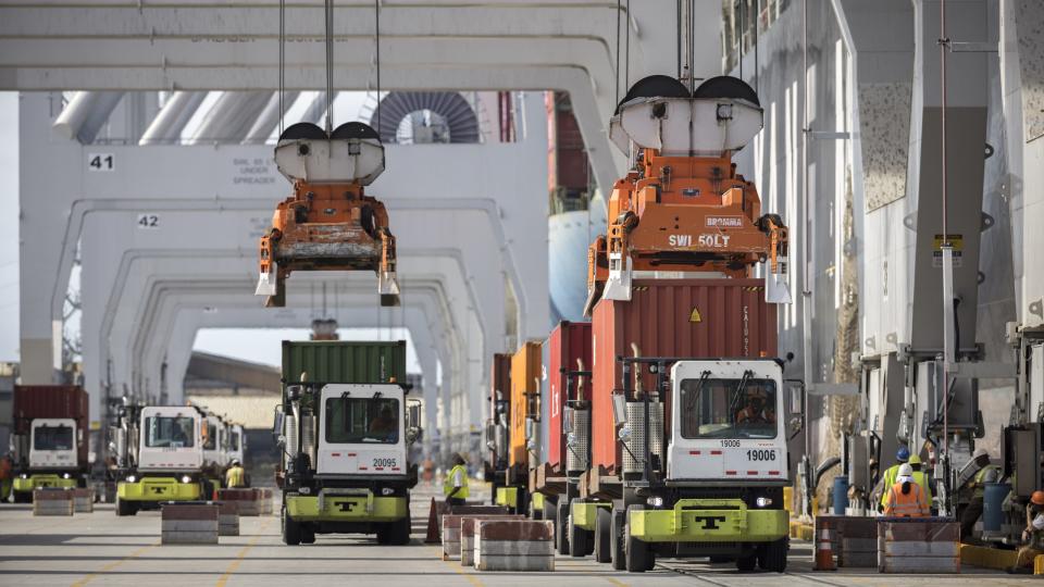 Export containers are loaded onto a Yang Ming vessel at the Port of Savannah in Georgia. (Photo: Stephen Morton/Georgia Ports Authority)