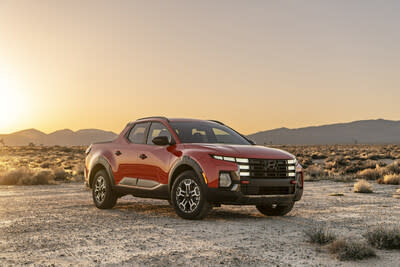 The 2025 Hyundai Santa Cruz XRT is photographed in California City, Calif., on Feb. 22, 2024.