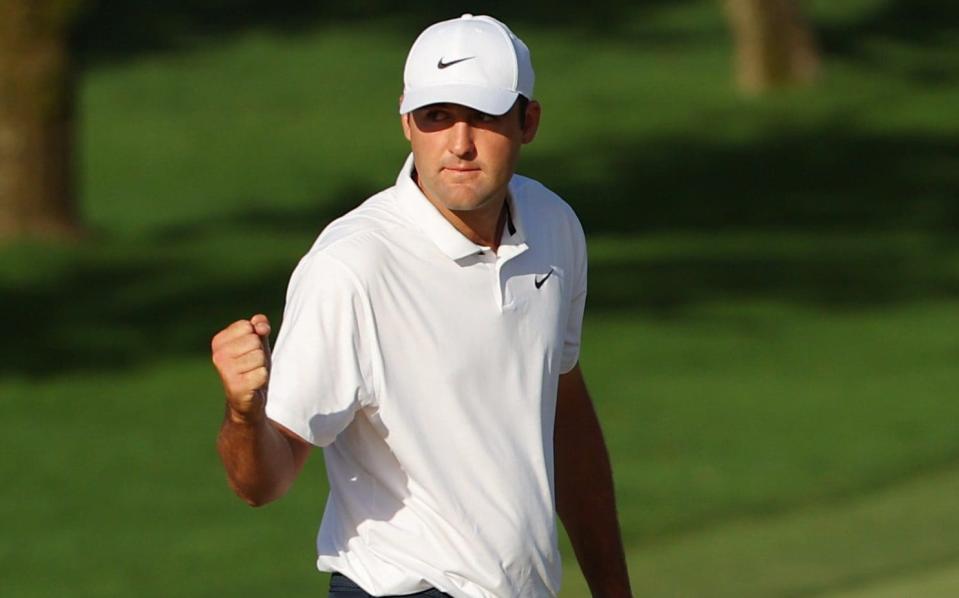 Scottie Scheffler of the United States celebrates a par putt on the 15th green during the final round of the Arnold Palmer Invitationa - Kevin C. Cox/Getty Images