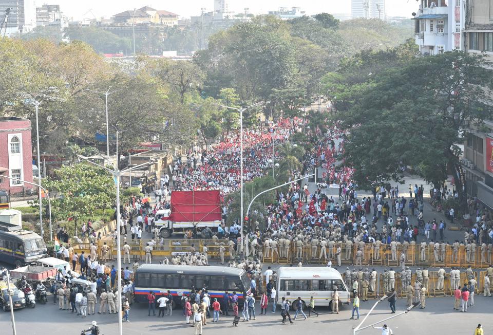 Mumbai: Farmers participate in ‘Akhil Bharatiya Kisan Sabha’ at Azad Maidan, in Mumbai, Monday.