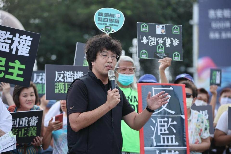 沈伯洋批民眾黨造謠不遺餘力，揭「漸進式造謠產業鏈」。   圖：民進黨提供（資料照）