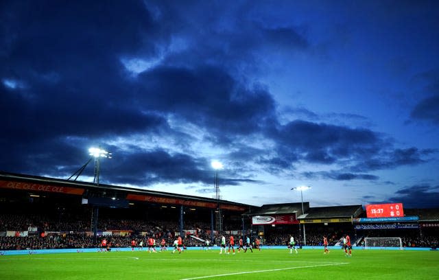 Luton and Liverpool drew 1-1 at Kenilworth Road 