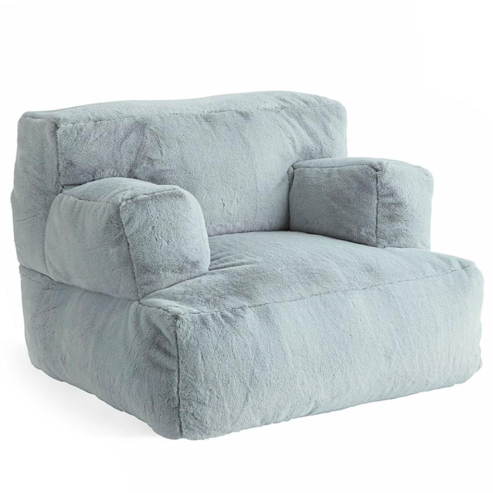 <p><a href="https://go.redirectingat.com?id=74968X1596630&url=https%3A%2F%2Fwww.pbteen.com%2Fproducts%2Frecycled-faux-fur-quarry-eco-lounger%2F&sref=https%3A%2F%2Fwww.bestproducts.com%2Fparenting%2Fteen%2Fg299%2Fcheap-teen-gift-ideas%2F" rel="nofollow noopener" target="_blank" data-ylk="slk:Shop Now;elm:context_link;itc:0;sec:content-canvas" class="link ">Shop Now</a></p><p>Modern Lounger</p><p>$1.00</p><p>pbteen.com</p>