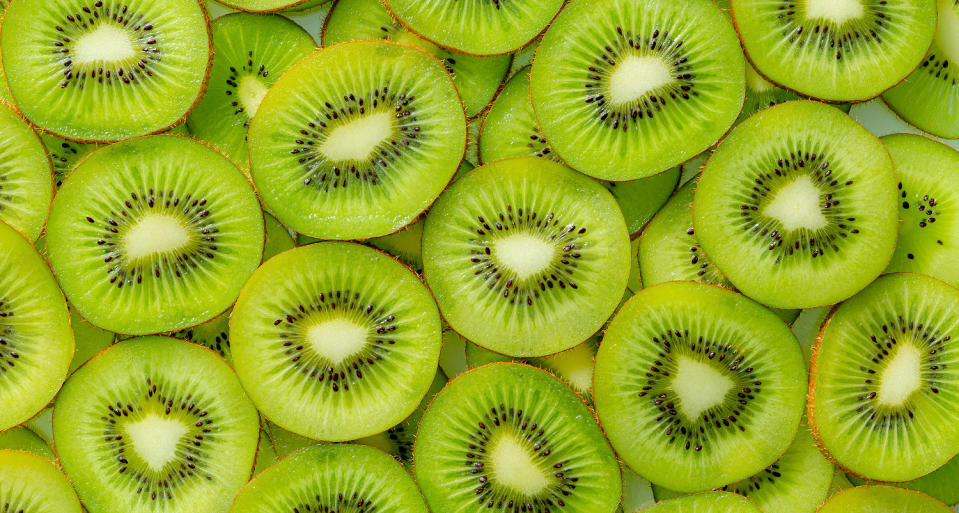 Kiwi Macro,Fresh Kiwi fruit sliced use for background (banjongseal324 / Getty Images/iStockphoto)