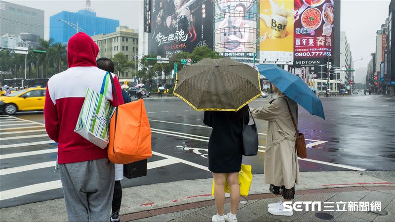 東北季風抵達，北台灣轉有局部雨，花蓮、台東也轉有局部雨。（圖／記者陳弋攝影）