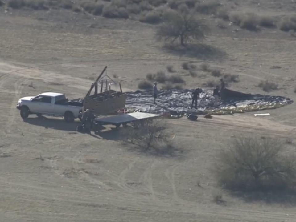 A view of a hot air balloon crash site near Eloy, Arizona, that killed four people and seriously injured a fifth (screengrab/ KNXV)