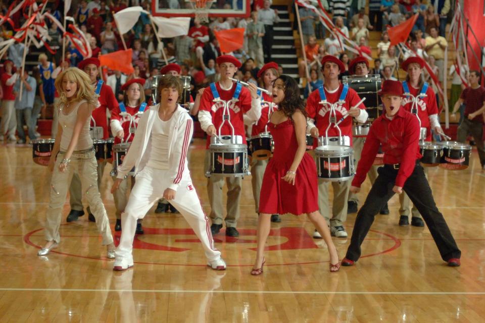 Zac Efron and Vanessa Hudgens in 'High School Musical'