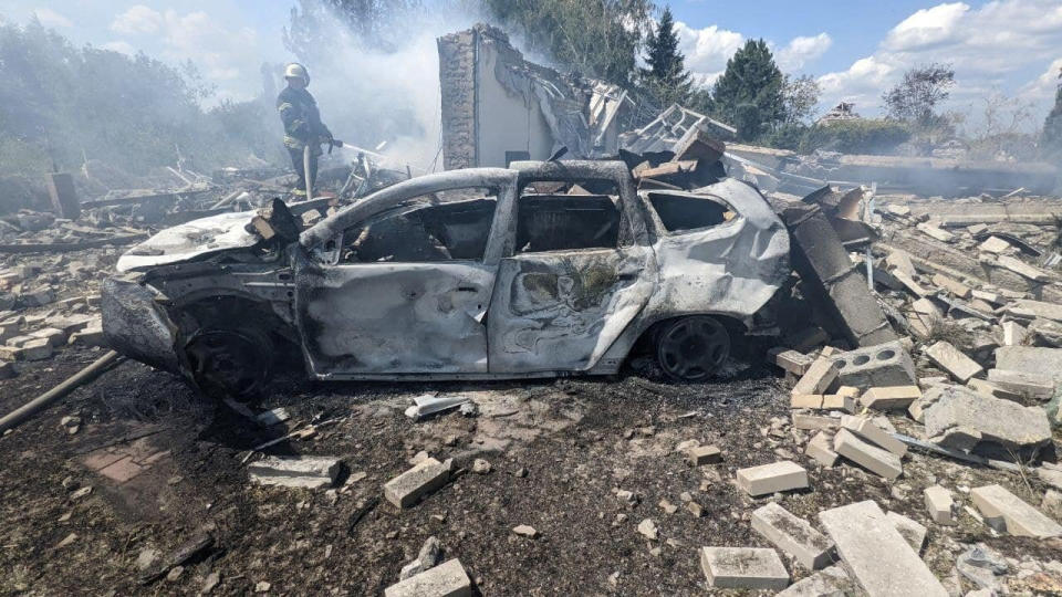 A firefighter works at a site of a residential area damaged by a Russian missile strike, as Russia's attack on Ukraine continues, in Kramatorsk, Donetsk region, Ukraine July 29, 2022.  Press service of the State Emergency Service of Ukraine/Handout via REUTERS ATTENTION EDITORS - THIS IMAGE HAS BEEN SUPPLIED BY A THIRD PARTY.