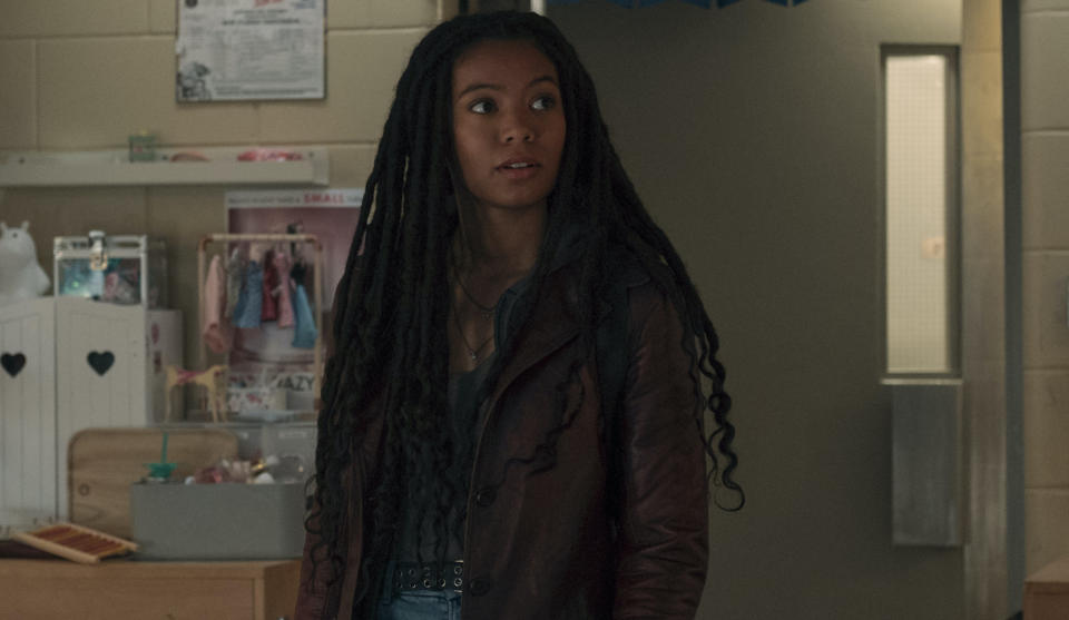 Marie Moreau (Jaz Sinclair)