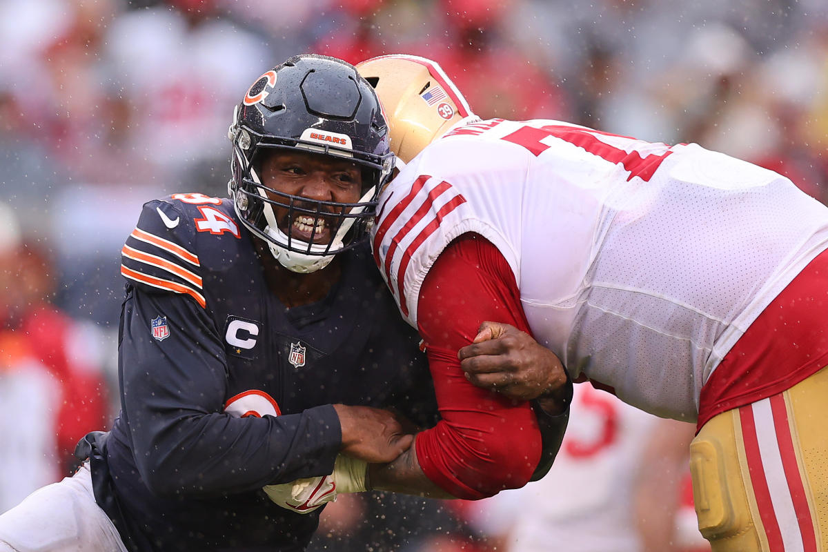 Eagles acquire Robert Quinn from Bears