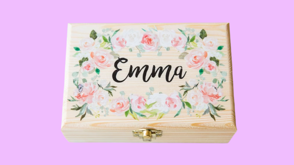 10 best etsy bridesmaids gifts: personalized gift box