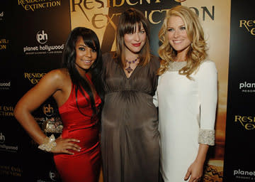 Ashanti , Milla Jovovich and Ali Larter at the Planet Hollywood Las Vegas premiere of Screen Gem's Resident Evil: Extinction