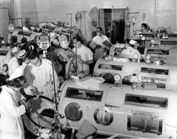 POLIO EPIDEMIC DISEASE PATIENTS MEDICAL EQUIPMENT SURGEONS RESPIRATORS IV IRON LUNG