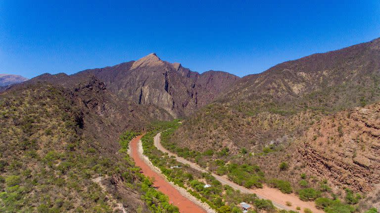 El río y los valles calchaquíes salteños