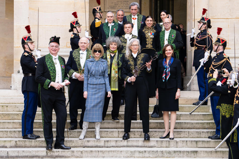 Annie Leibovitz with Anna Wintour and members of the Académie des Beaux-Arts.