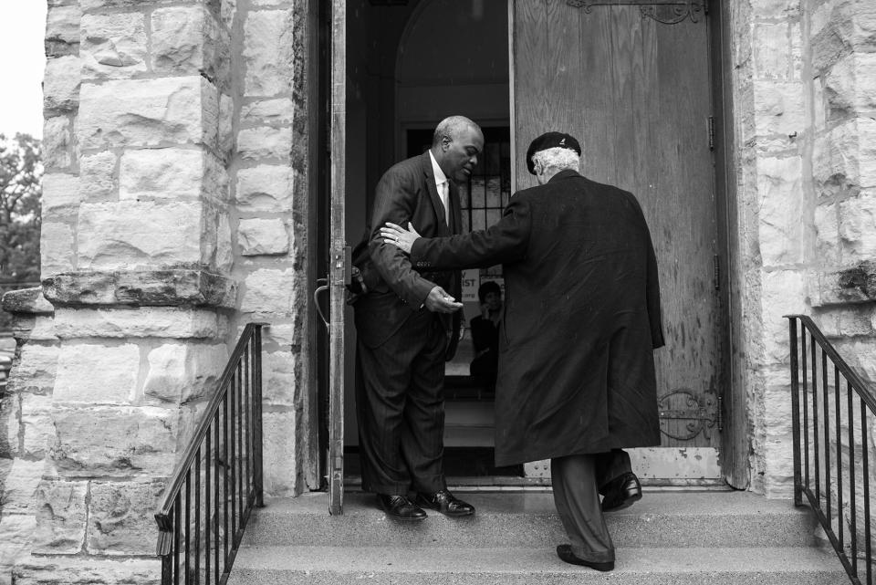 <p>Spencer Leak Sr enters at funeral at the Union Tabernacle Missionary Baptist Church on Chicago’s south side. (Photo: Jon Lowenstein/NOOR for Yahoo News) </p>