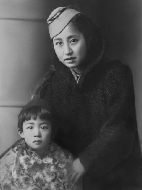 Hideko and her mother before leaving Tokyo, 1938. | Provided by Hideko Tamura