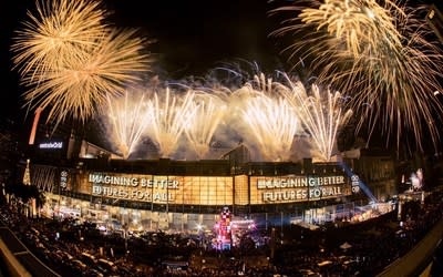 Thailand&#39;s Central World, the global countdown landmark, aka &#39;Times Square of Asia&#39;, spotlights &#39;message for better futures&#39; to the world with spectacular fireworks to ring in 2022 (PRNewsfoto/Central Pattana Plc (CPN))