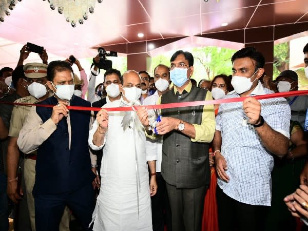  Mansukh Mandaviya inaugurates Institute of Gastroenterology Sciences and Organ Transplant in Bengaluru. (Image courtesy: Twitter/ @mansukhmandviya)