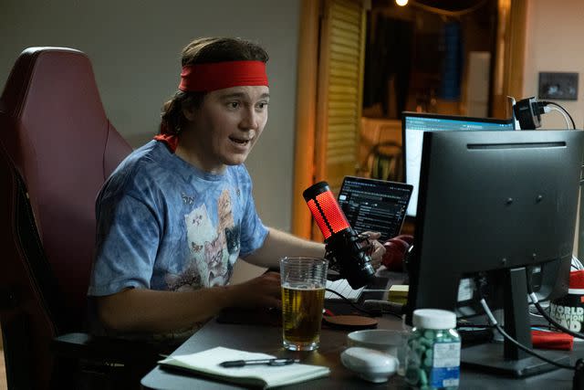 <p>Claire Folger</p> Paul Dano in <em>Dumb Money</em> (2023)