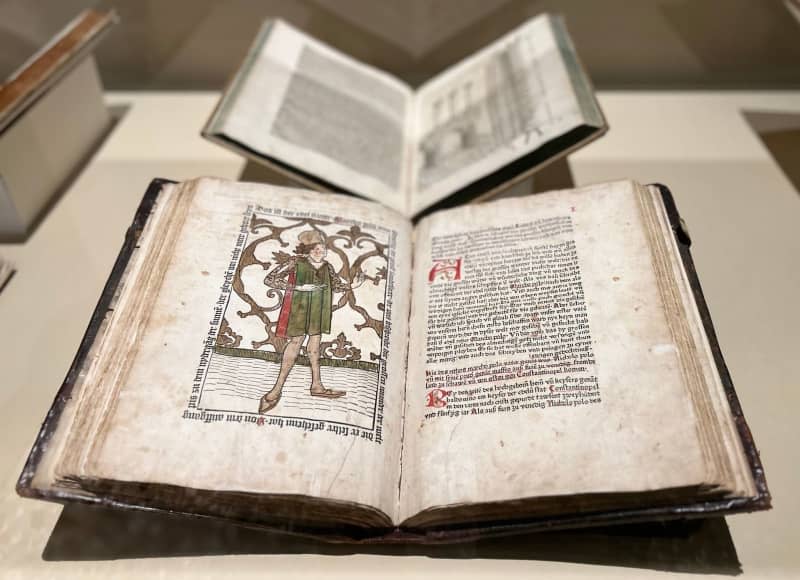 A German-language book from the 15th century is on display in the Marco Polo exhibition. Venice is commemorating its most famous citizen Marco Polo (probably 1254-1324) with a major exhibition to mark the 700th anniversary of his death. The show features excavation finds, maps and books and can be seen in the Doge's Palace until September 29. Christoph Sator/dpa