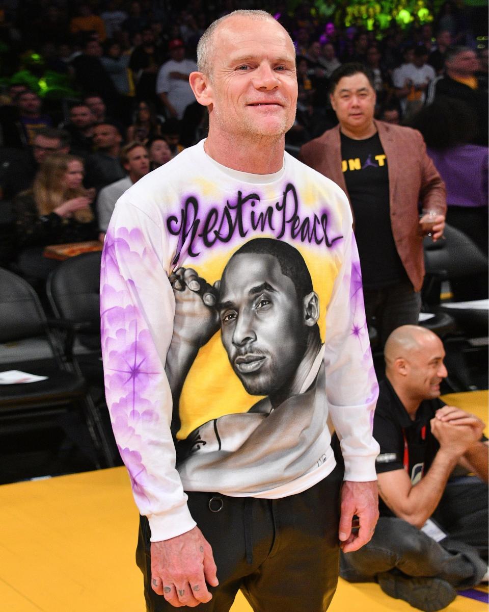 Flea's old-school tribute to Kobe Bryant is the #BigFitoftheDay.