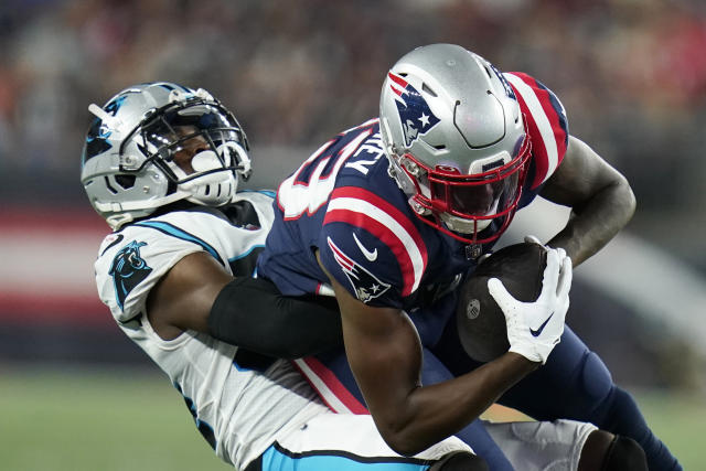 Jones solid, Panthers pause QB battle in Patriots' pre-season win