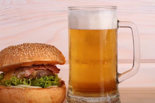 beer with burger