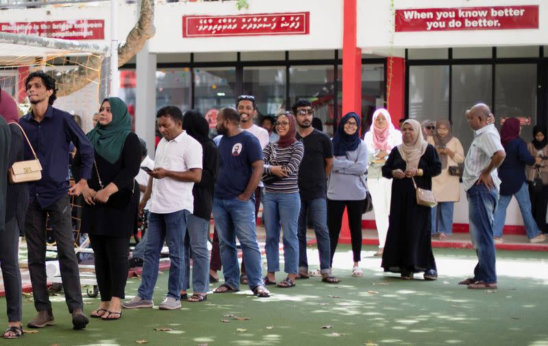 Maldives hold presidential election