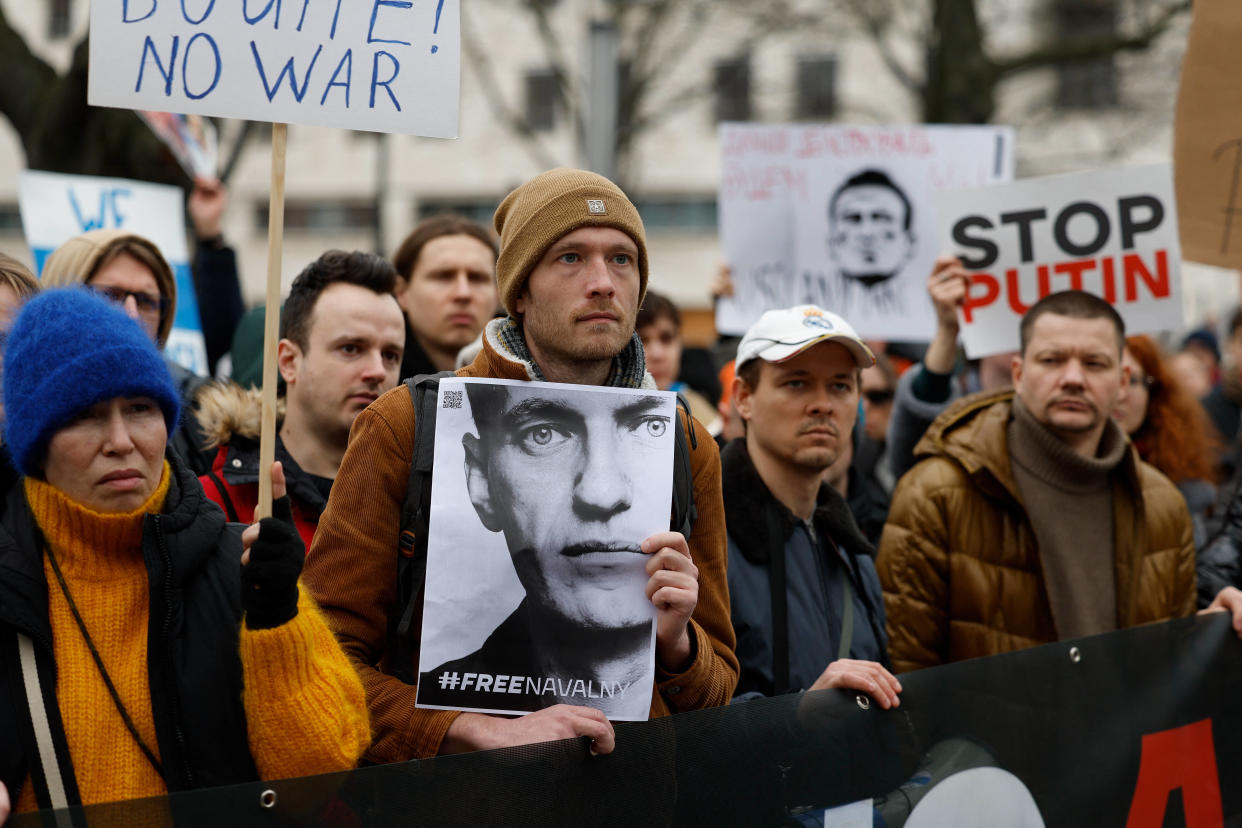 Une manifestation à Berlin après la mort de Navalny, l’opposant russe, le 16 février 2024.