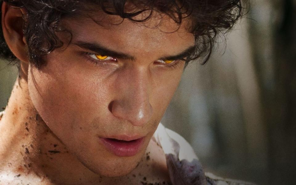 In der Serie "Teen Wolf" spielte Tyler Posey den Werwolf Scott McCall. Für den Film "Teen Wolf: The Movie" schlüpft er erneut in die Rolle. (Bild: RTL II)