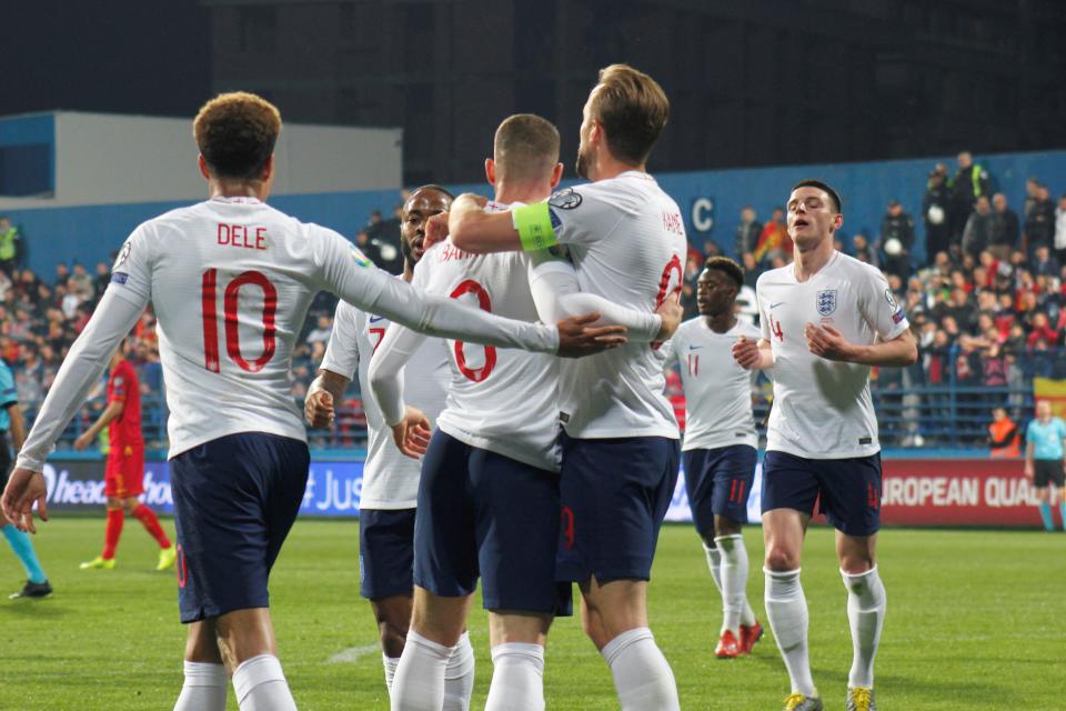 England’s players rally together in Montenegro