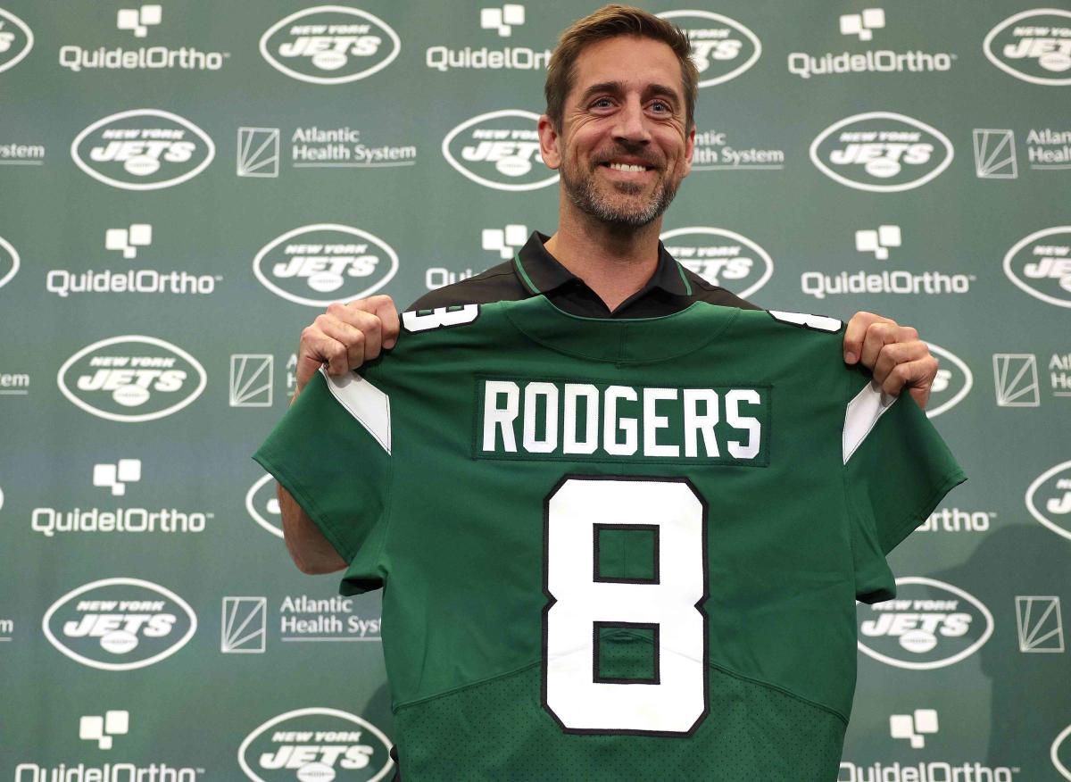 Jets would be 'shocked' if Aaron Rodgers doesn't play in 2024 - ESPN