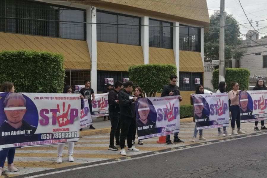 Padres de familia protestan tras liberación de maestro que presuntamente abusó de una alumna de 12 años 