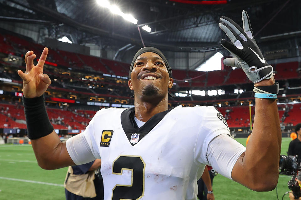 ATLANTA, GEORGIA - SEPTEMBER 11: Quarterback Jameis Winston #2 of the New Orleans Saints celebrates after his team's 27-26 win against the Atlanta Falcons at Mercedes-Benz Stadium on September 11, 2022 in Atlanta, Georgia. (Photo by Kevin C. Cox/Getty Images)