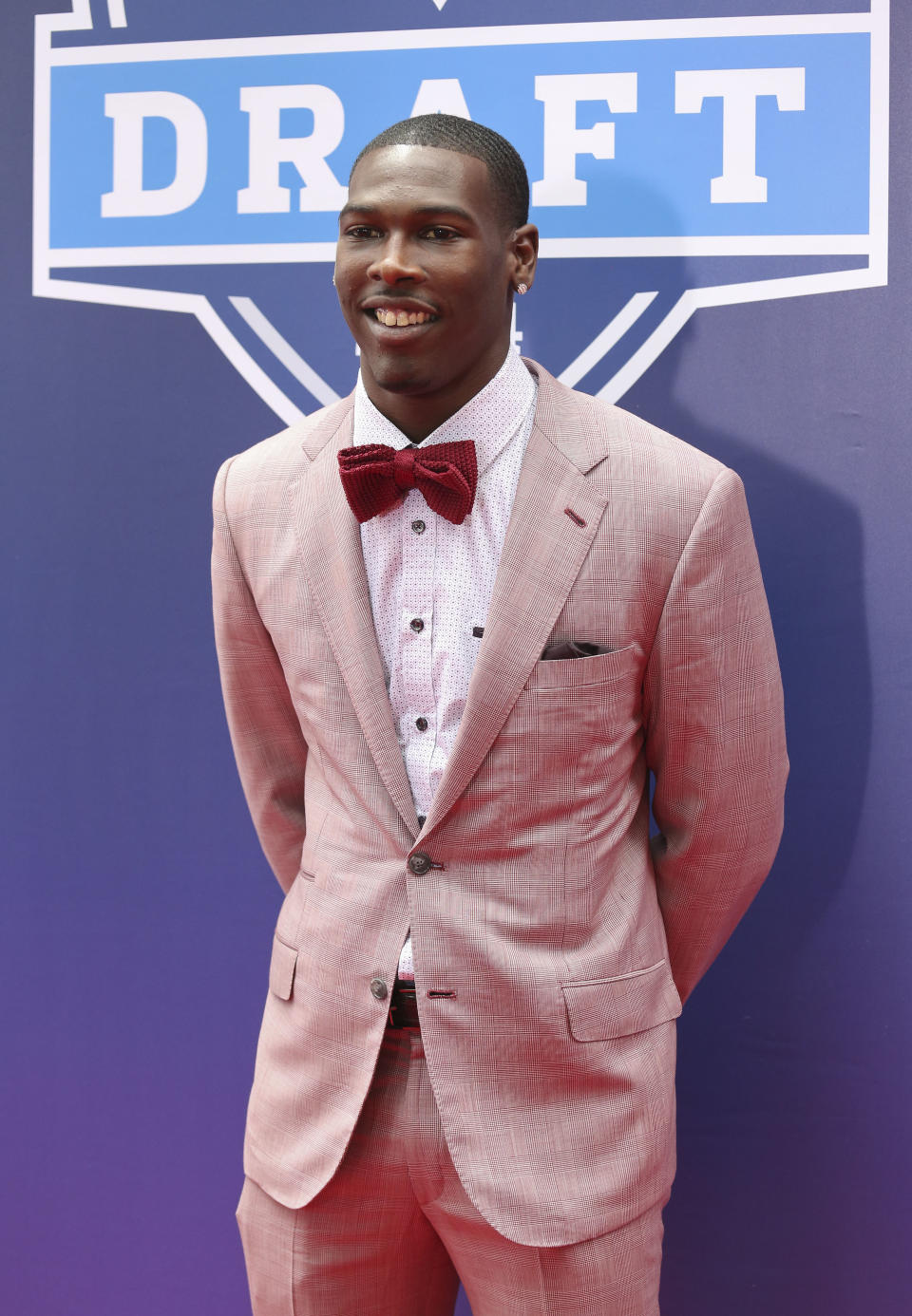 USC wide receiver Marquis Lee poses for photos on the red carpet for the first round of the 2014 NFL Draft, Thursday, May 8, 2014, in New York. (AP Photo/Craig Ruttle)