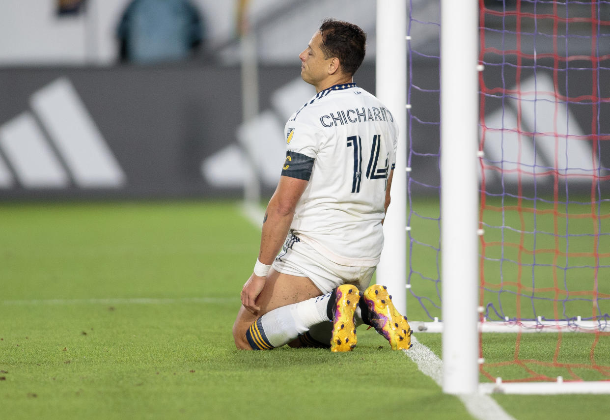 Chicharito Hernández en un partido de mayo de la MLS entre Galaxy y Charlotte. (Michael Janosz/ISI Photos/Getty Images)