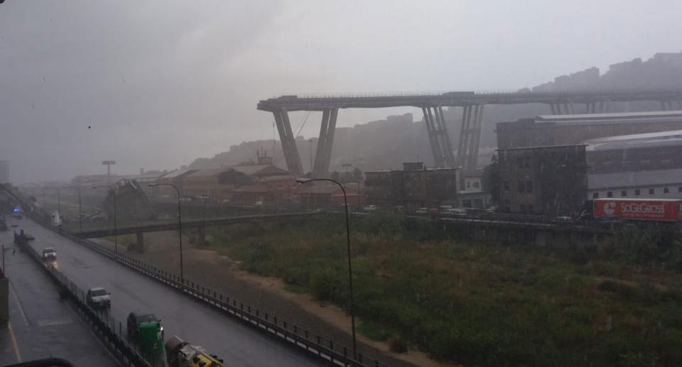 At least 22 people are dead after a 200-metre section of the Morandi Bridge collapsed on Tuesday in the Italian city of Genoa. Source: Twitter/ Polizia di Stato