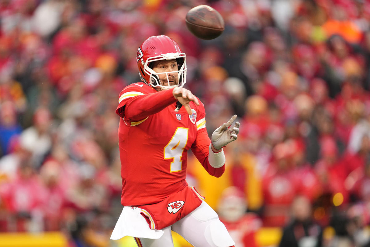 Chiefs QB Chad Henne Embraces Opportunity to Help Patrick Mahomes