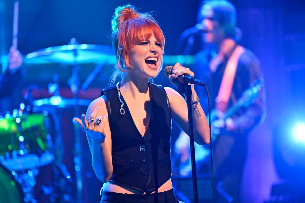 Hayley Williams Slams 'Internet Bros' Criticizing Postponed Shows