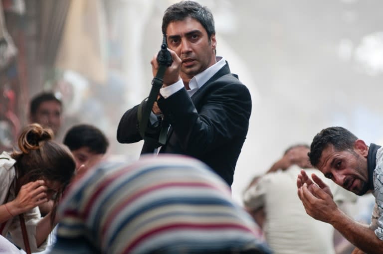 “Türk James Bond” yeni filminde darbecilerle yüzleşiyor
