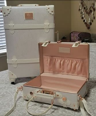 20% off a glamorous (but delightfully lightweight!) vintage-style luggage set